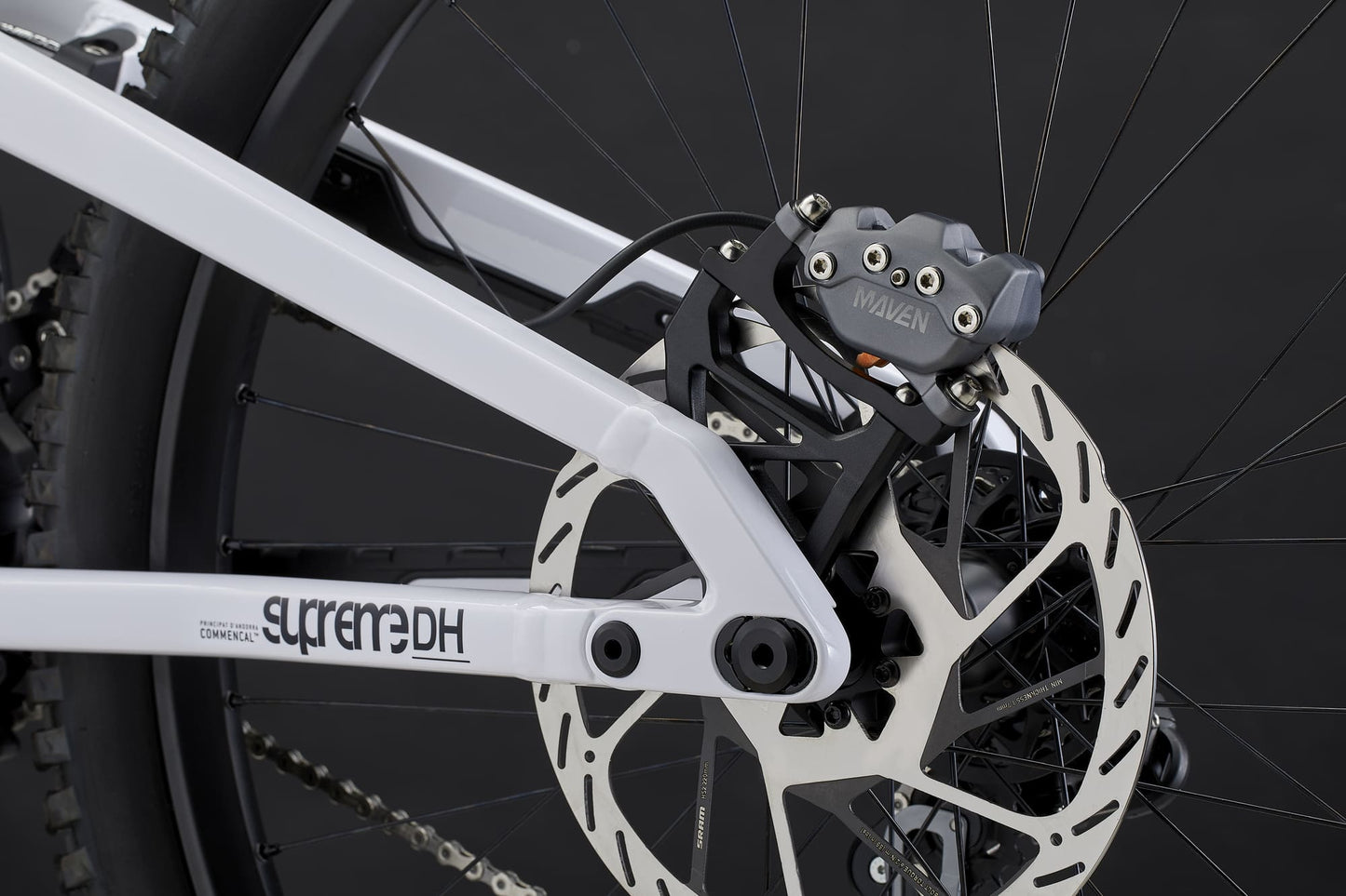 Commencal Supreme DH V5 MX - RockShox - Pure White