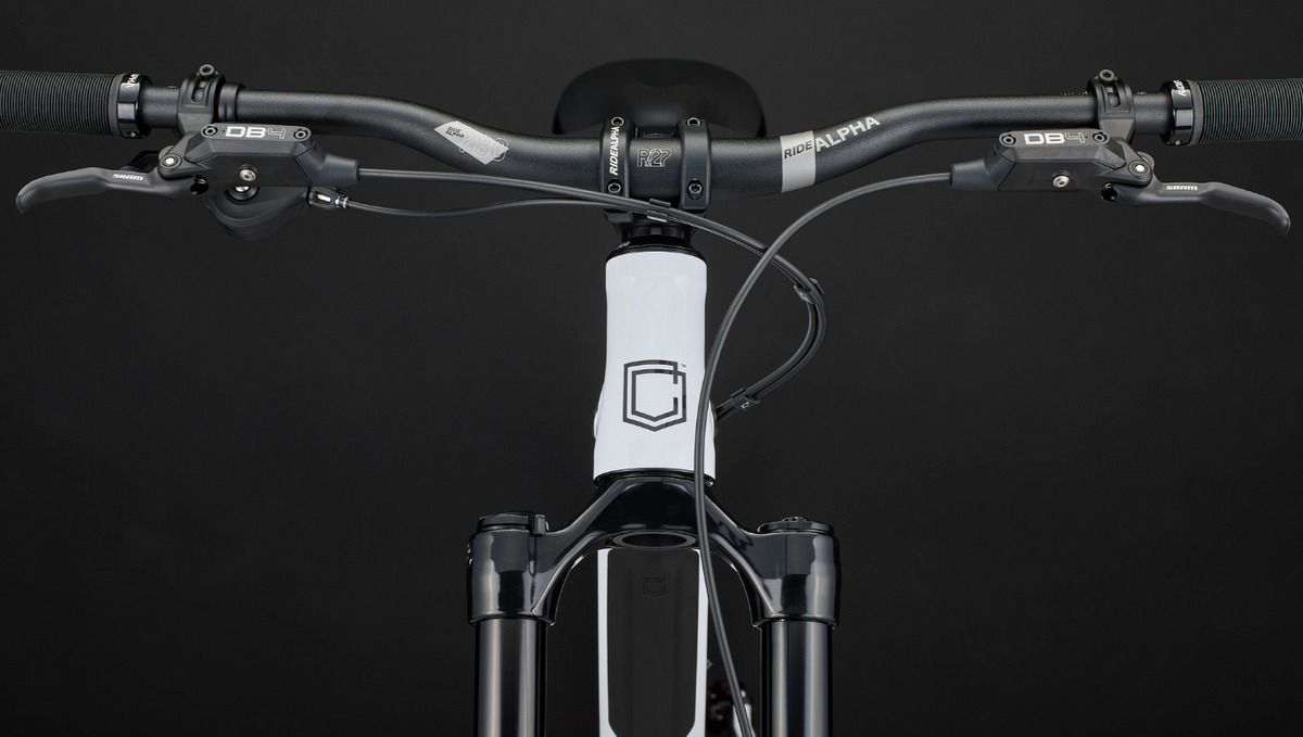 Commencal Clash Mazro 27.5 - Pure White