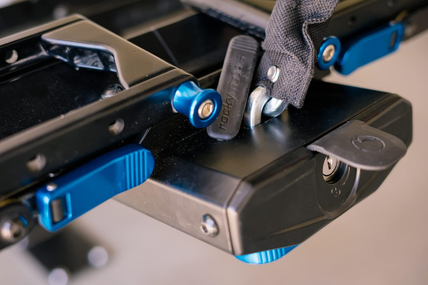 Rocky Mounts GuideRail 2" Hitch Mount Rack