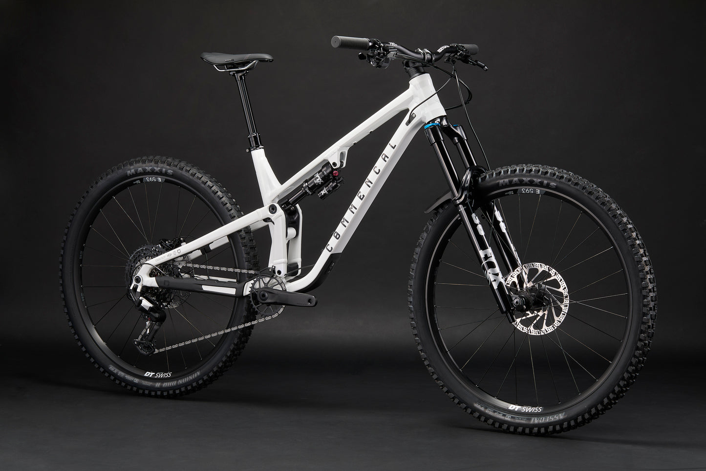 Commencal Meta V5 29 - Essential - Pure White