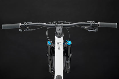 Commencal Meta V5 29 - Essential - Pure White