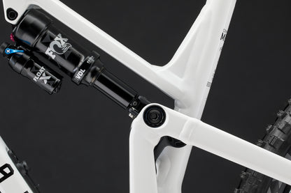 Commencal Meta V5 29 - Essential - Pure White