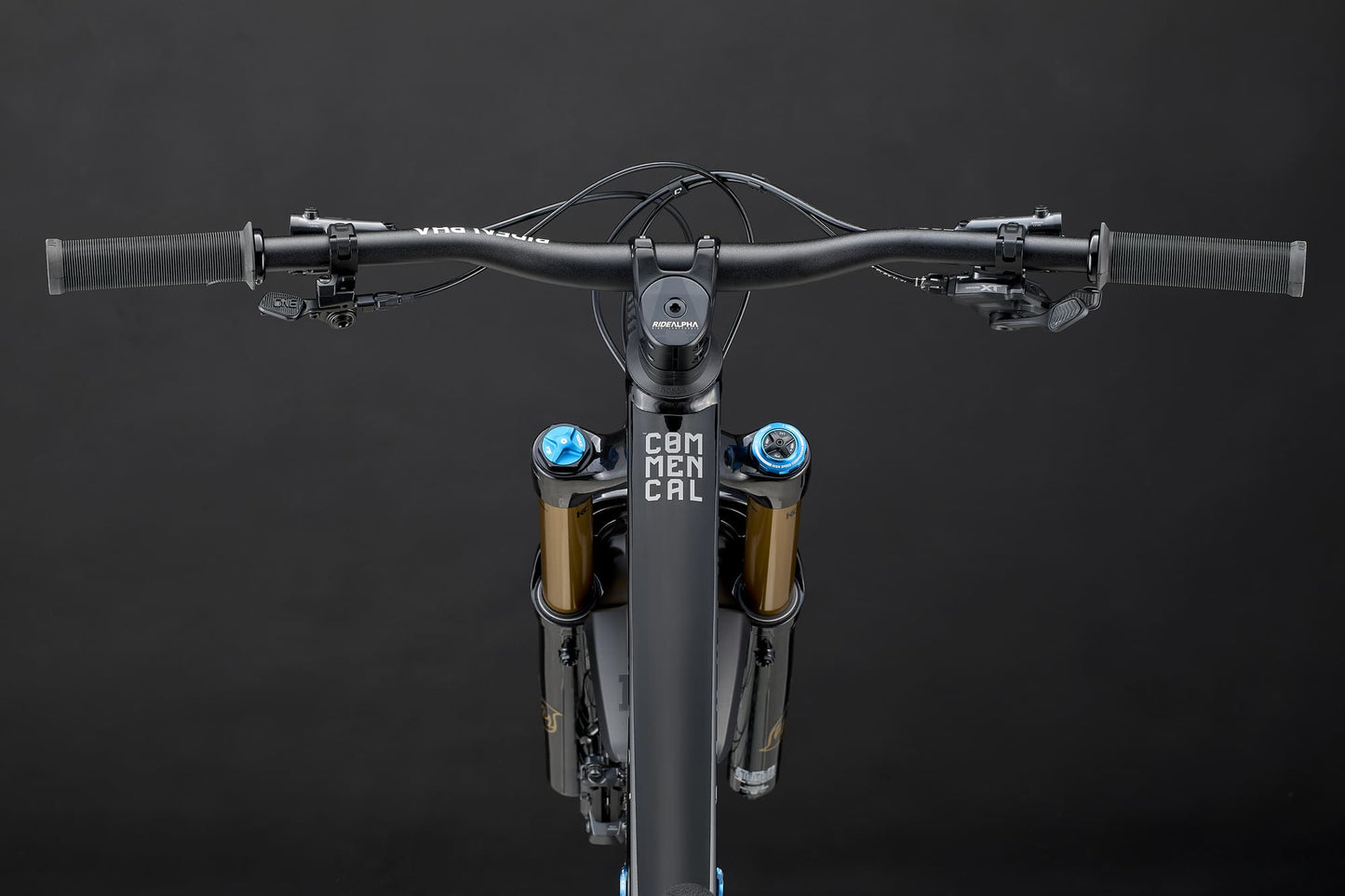 Commencal Clash V3 27.5 - Signature - Pure Black