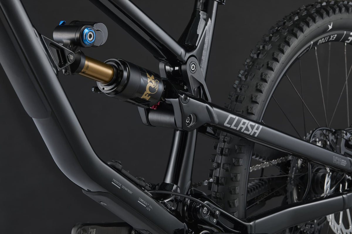 Commencal Clash V3 27.5 - Signature - Pure Black