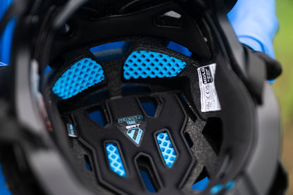 7 iDP Project 21 Trail MTB Helmet - Matt Black