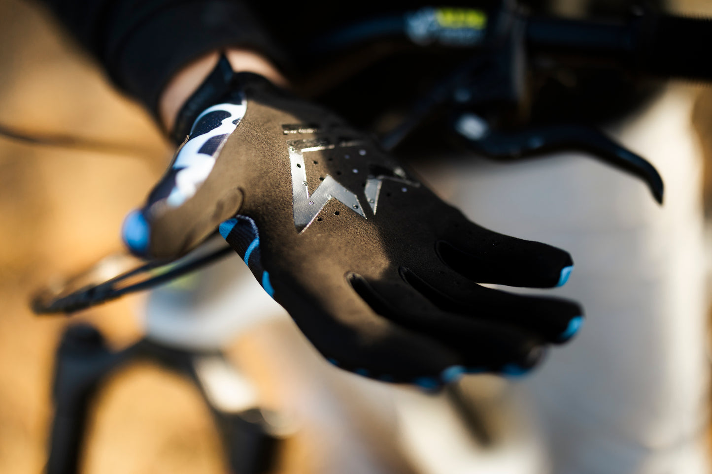 Royal Core MTB Glove - Youth - Skin Blue-Black