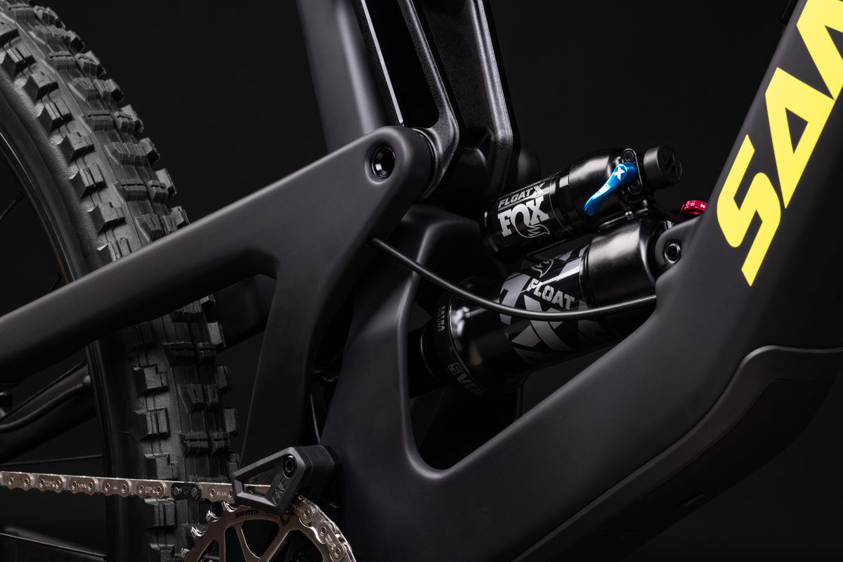 Santa Cruz Nomad Carbon MX - 70 Kit - Matt Black - 2026