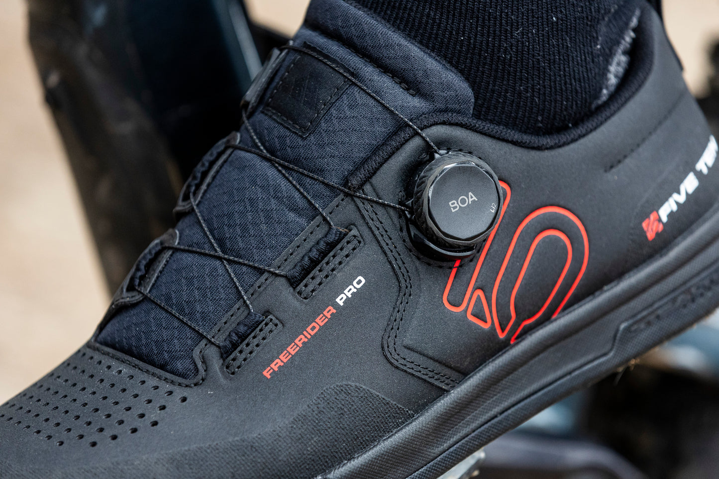 Five Ten Freerider Pro BOA Flat Pedal Shoe - Core Black-Red-Ftwr White