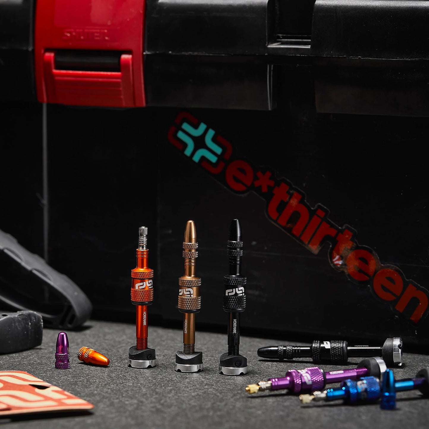 E Thirteen Schrader Quickfill Tubeless Valves Gen2 - 23-31mm Depth - Naranja