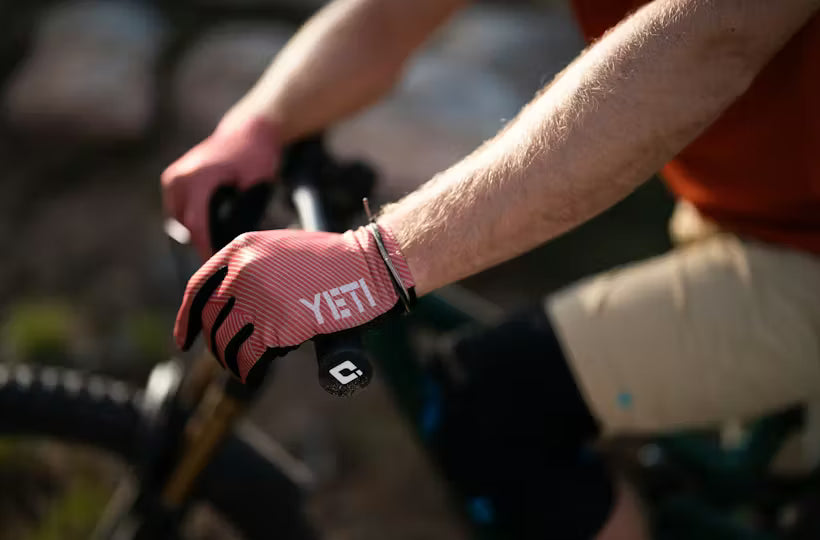 Yeti Enduro MTB Glove - Black Stripe Gradient
