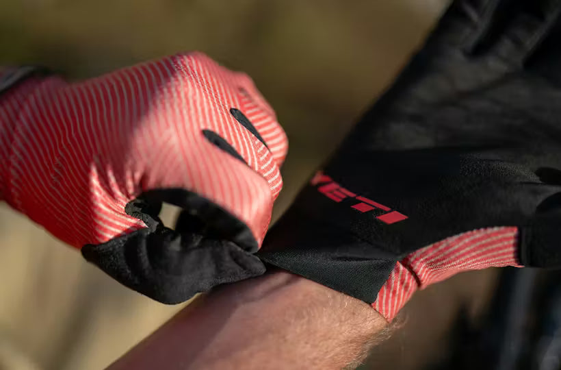 Yeti Enduro MTB Glove - Black Stripe Gradient