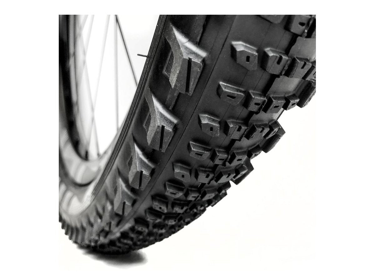 E Thirteen LG1 Plus 27.5" Folding Semi Slick Enduro Tire Black 2.4" Single Ply - Apex